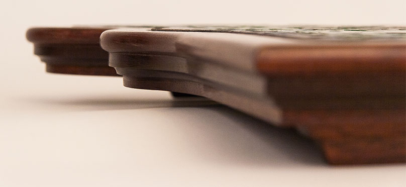 Front edge of the Scroll Tray, showing the undulations of the trim.